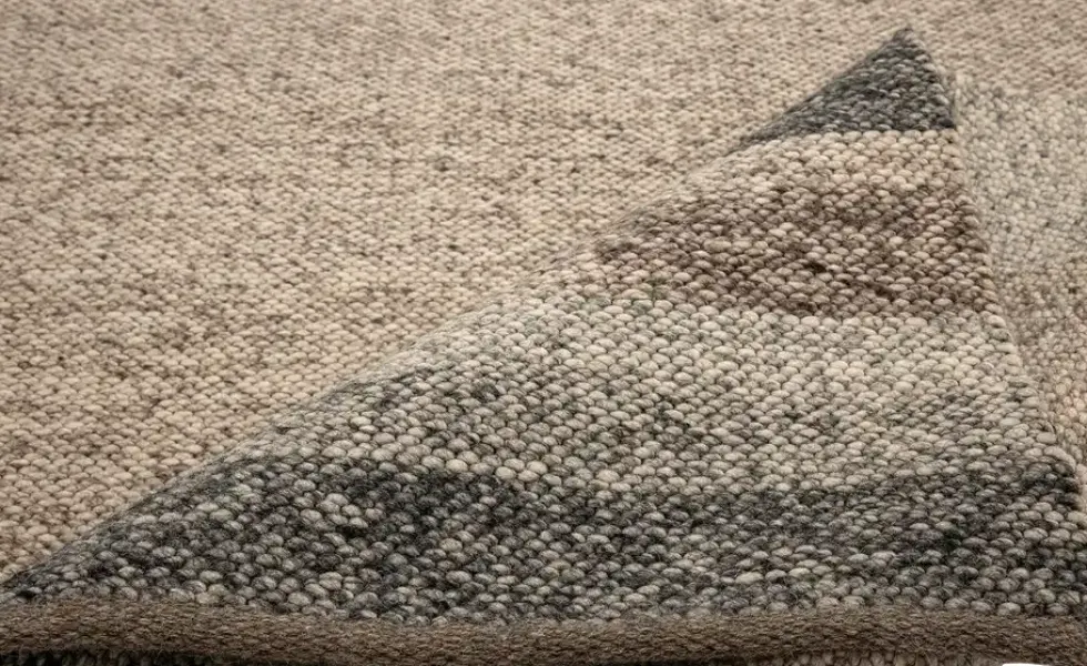 Handweb-Teppich Pito Design