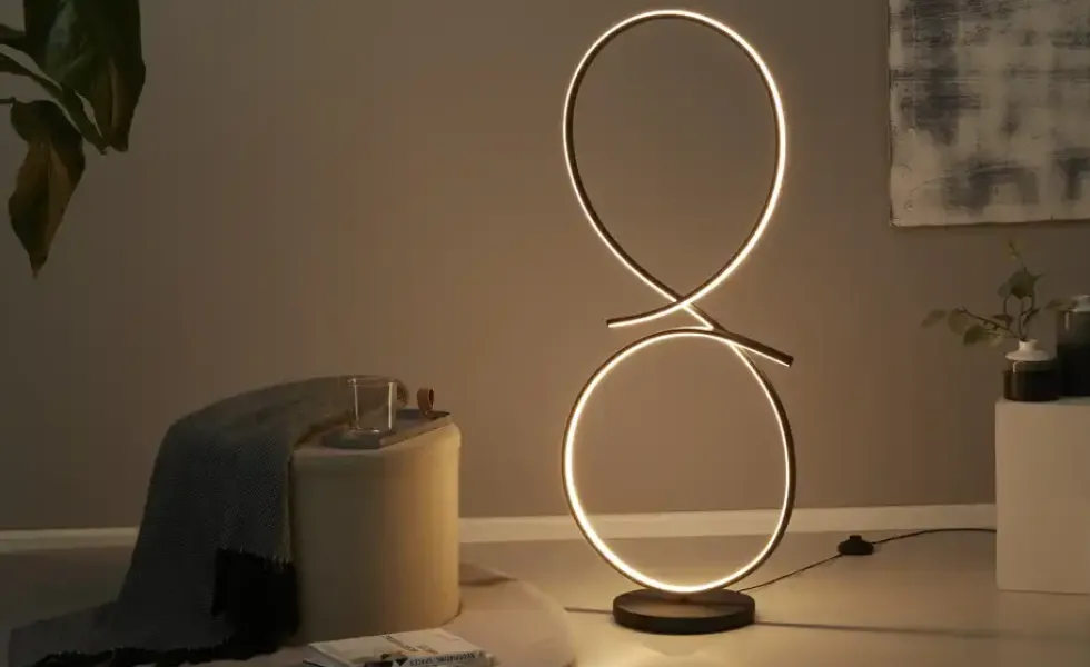 LED-Stehleuchte Serpins