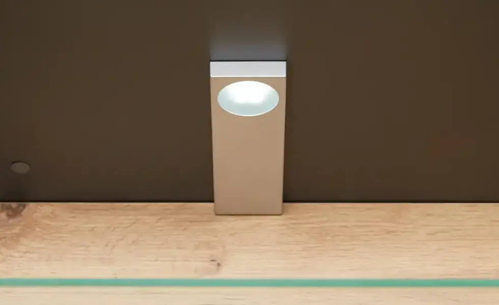 LED-Unterbauspot Light Line 10