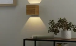 Trio LED-Wandleuchte, Pinienholz ´Kubus´